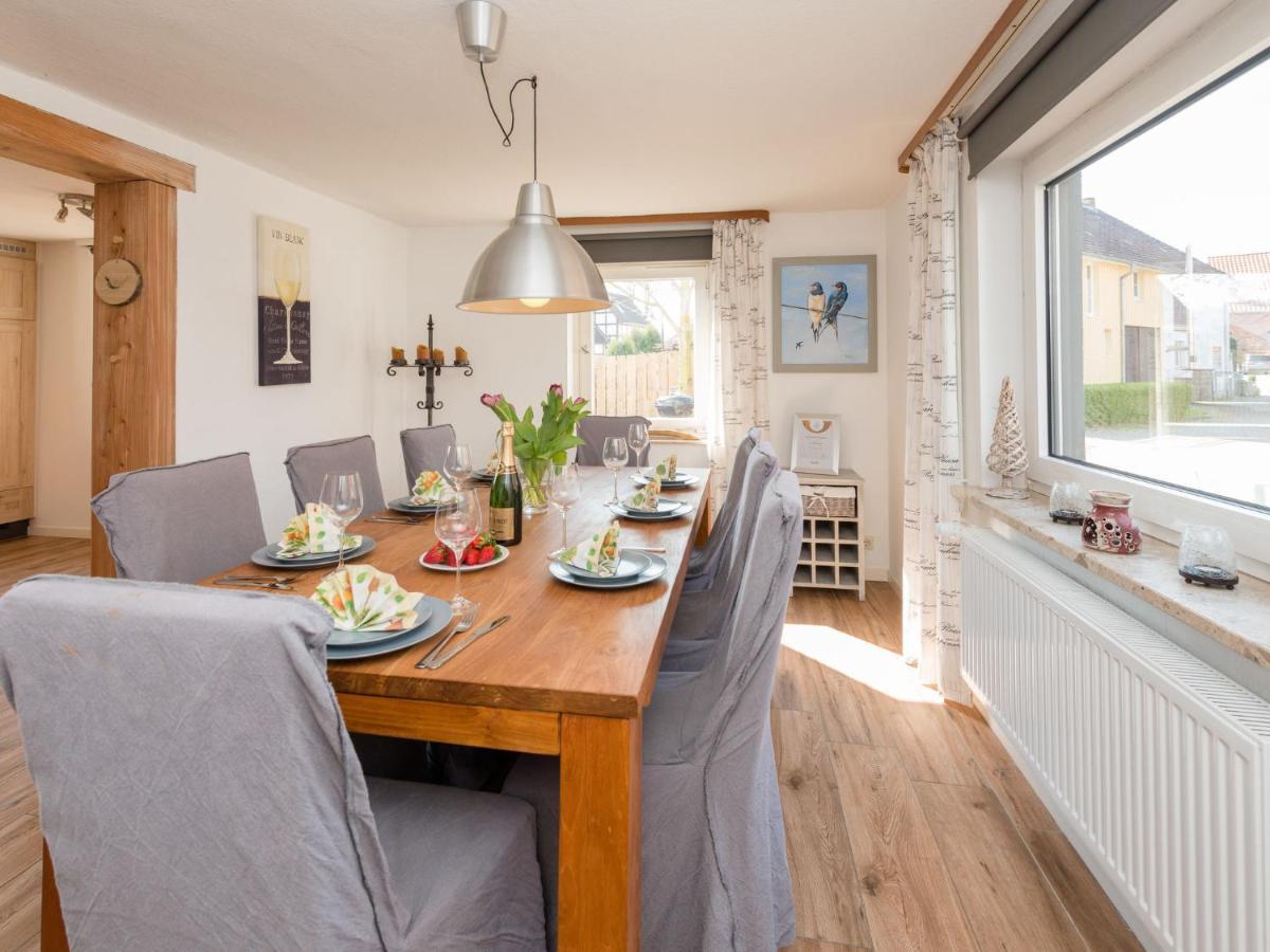 Modern Holiday Home Near River In Amelgatzen Emmerthal Rom bilde